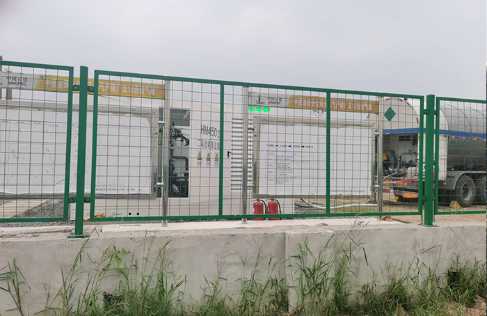 二氧化碳高壓注入裝置使用現(xiàn)場中原油田.jpg 二氧化碳高壓注入裝置使用現(xiàn)場中原油田.jpg