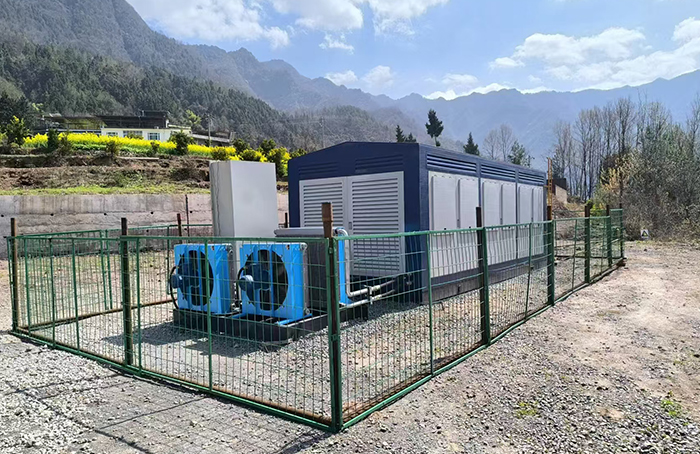 油氣混輸增壓裝置使用現(xiàn)場普光油田.jpg 油氣混輸增壓裝置使用現(xiàn)場普光油田.jpg